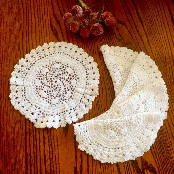 HANDMADE  Crochet Round Cotton Lace Table Doilies White Set of 5 - Picture 3 of 5